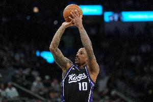 德罗赞：我们有很多热爱大场面的球员 打到关键时刻会非常自信